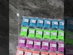 Yellow Decorative Fish Tank Luminous Garden Pebbles Quartz Surface