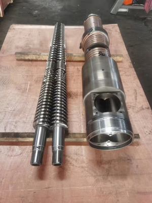 Twin Screw Compounding Extruder Screw Element In Screw Barrel