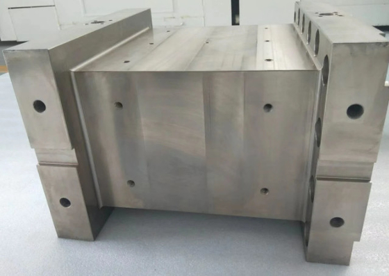Twin Screw Extruder Barrel For Leistritz In Polymer Processing Applications